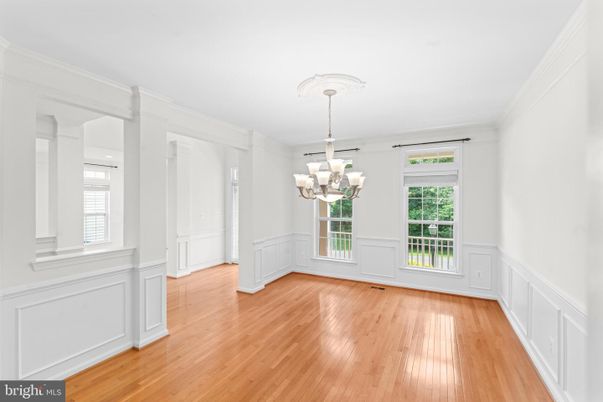Chandelier, Empty room, Interior, Wood Texture Flooring