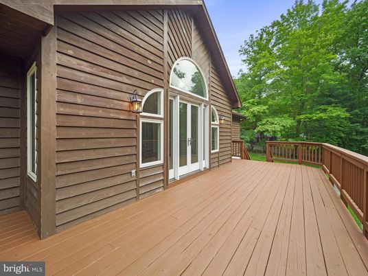 Exterior, Wood Texture Flooring