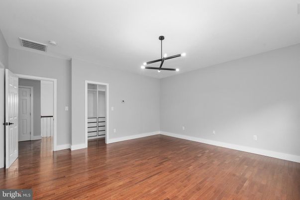 Empty room, Interior, Pendant Lights, Wood Texture Flooring