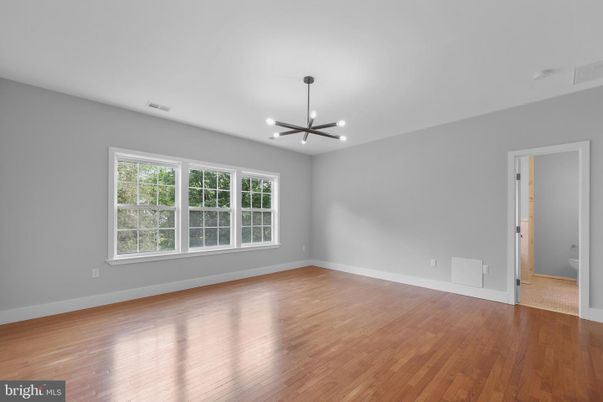 Empty room, Interior, Pendant Lights, Wood Texture Flooring