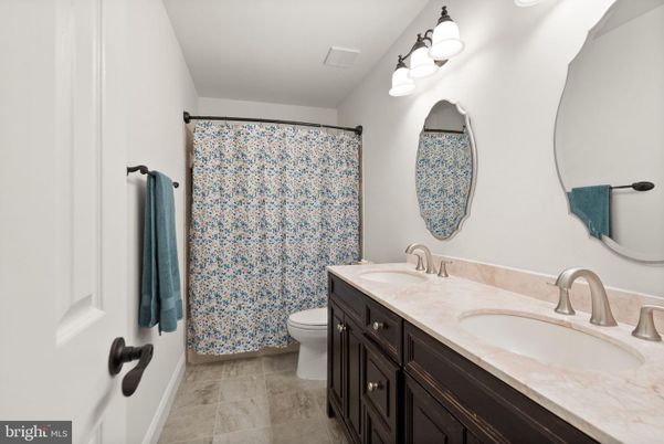 Bathroom, Dual Sink Vanities, Interior