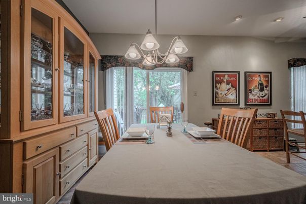 Chandelier, Dining room, Interior, Recessed Lighting