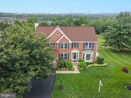 Backyard, Exterior, Facade, Brick Facade, Georgian