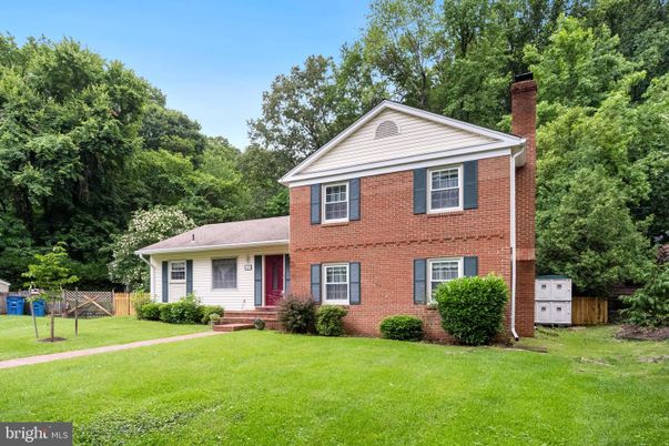 Backyard, Exterior, Facade, Brick Facade, Split Level