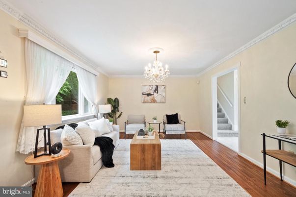 Chandelier, Interior, Living room, Wood Texture Flooring