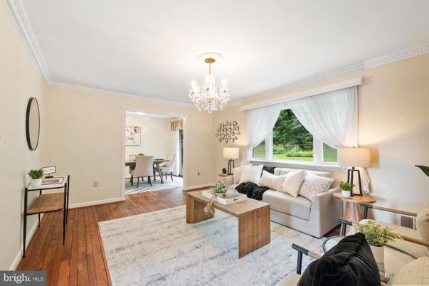 Chandelier, Dining room, Interior, Living room, Wood Texture Flooring