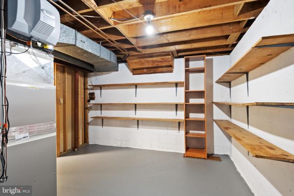 Empty room, Interior, Wooden Beams
