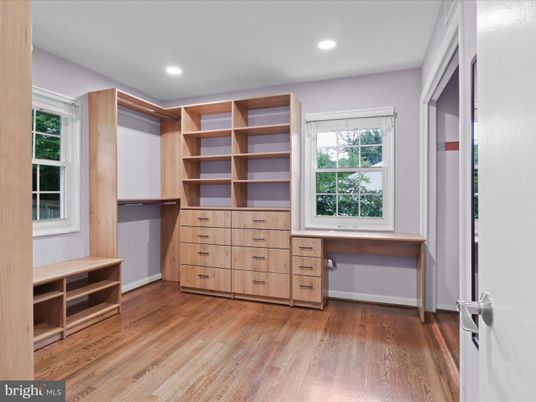 Interior, Recessed Lighting, Walk-in Closets, Wood Texture Flooring
