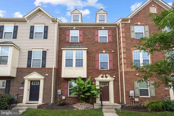 Exterior, Facade, Brick Facade, Rowhouse