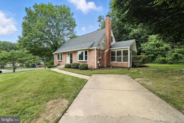 Exterior, Facade, Brick Facade, Cape Cod