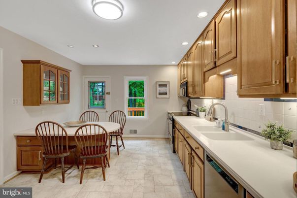 Dining room, Interior, Kitchen, Recessed Lighting