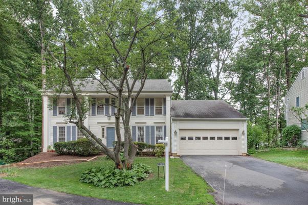 Attached, Exterior, Facade, Raised Ranch