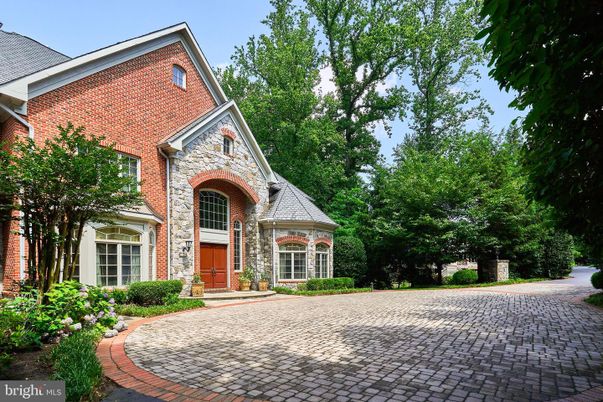 Exterior, Facade, Brick Facade, Brick Traditional