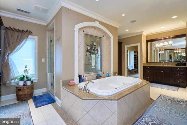 Bathroom, Interior, Recessed Lighting