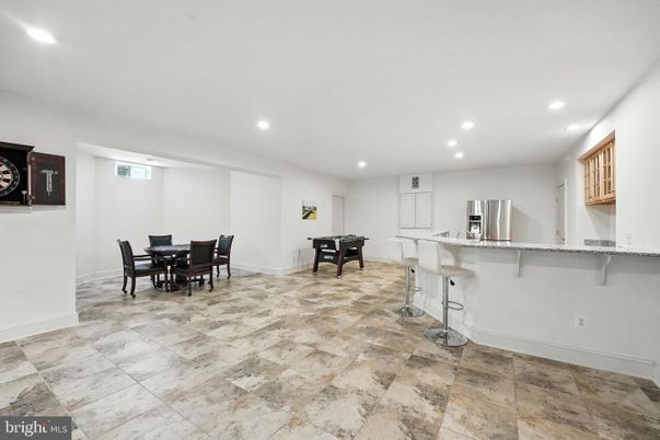 Dining room, Interior, Kitchen, Recessed Lighting, Stainless Steel Appliances