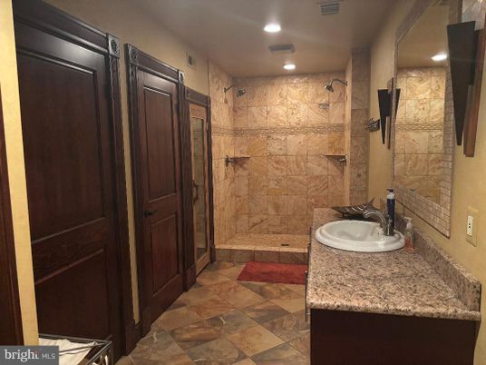 Bathroom, Interior, Recessed Lighting