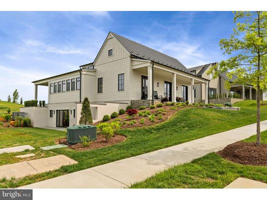 Backyard, Exterior, Facade, Farmhouse