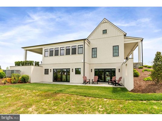 Backyard, Exterior, Facade, Farmhouse