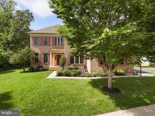 Backyard, Exterior, Facade, Brick Facade, Georgian