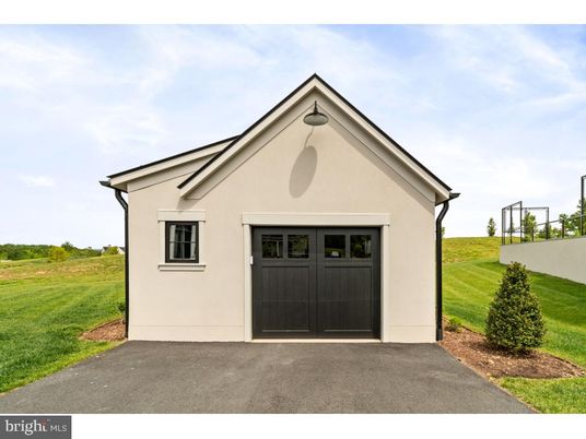 Detached Garage, Exterior