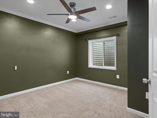 Empty room, Interior, Recessed Lighting
