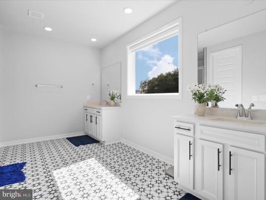 Bathroom, Interior, Recessed Lighting