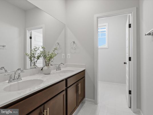 Bathroom, Dual Sink Vanities, Interior