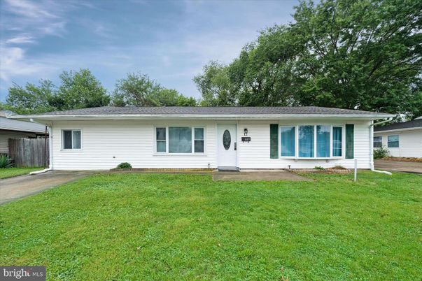 Exterior, Facade, Ranch