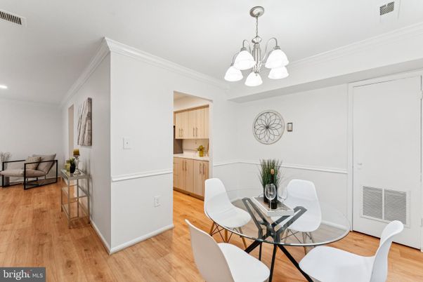Chandelier, Dining room, Interior, Recessed Lighting, Wood Texture Flooring