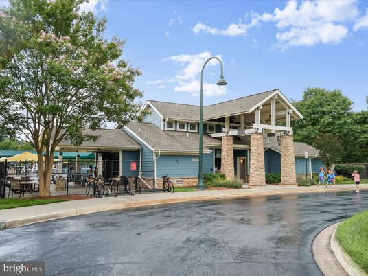 Exterior, Facade, Brick Facade, Ranch