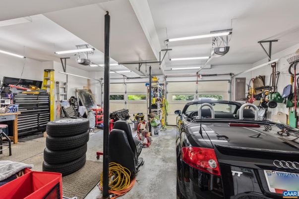 Garage, Interior