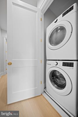 Interior, Utility Closets, Washer, Wood Texture Flooring
