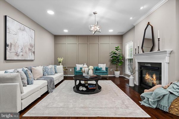 Fireplace, Interior, Living room, Pendant Lights, Recessed Lighting, Wood Texture Flooring