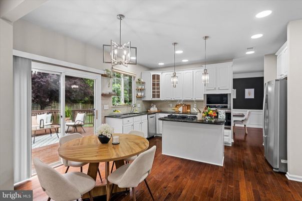 Dining room, Interior, Kitchen, Pendant Lights, Recessed Lighting, Wood Texture Flooring