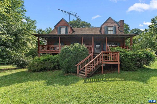 Backyard, Exterior, Facade, Brick Facade, Log Home