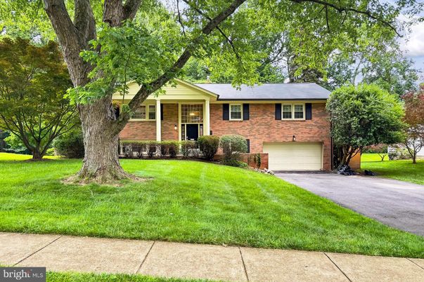 Attached, Exterior, Facade, Brick Facade, Split Level