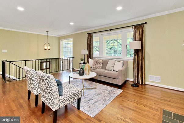 Interior, Living room, Pendant Lights, Recessed Lighting, Wood Texture Flooring