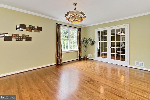 Chandelier, Empty room, Interior, Wood Texture Flooring