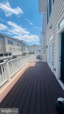 Exterior, Wood Texture Flooring