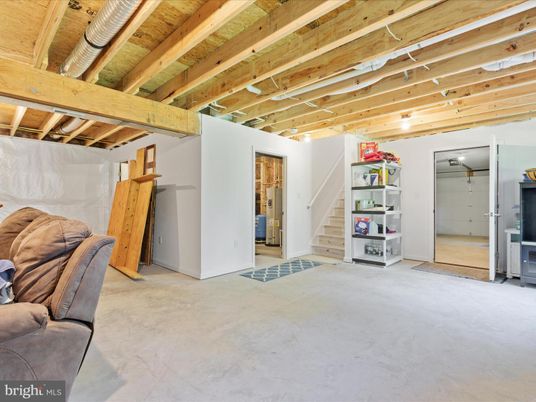Empty room, Interior, Wooden Beams, Wooden Ceilings