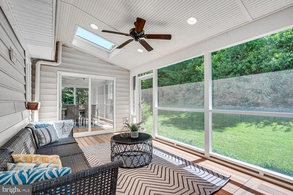 Interior, Recessed Lighting, Sun Room, Wood Texture Flooring