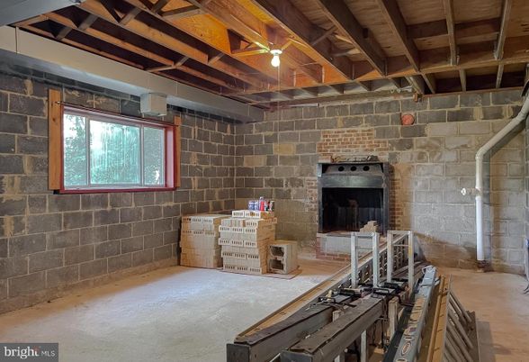 Empty room, Interior, Stone Walls, Wooden Beams, Wooden Ceilings