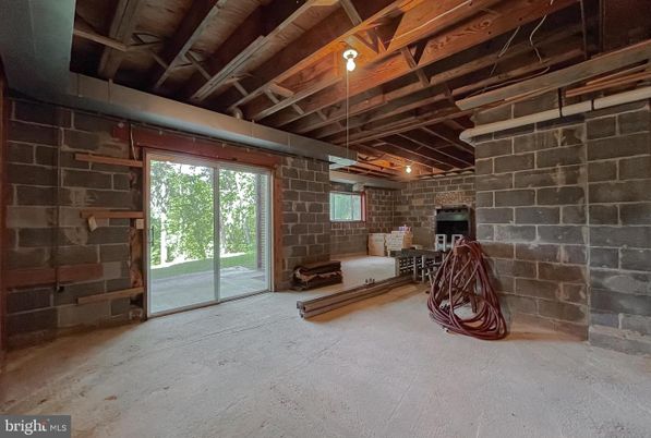 Empty room, Interior, Stone Walls, Wooden Beams