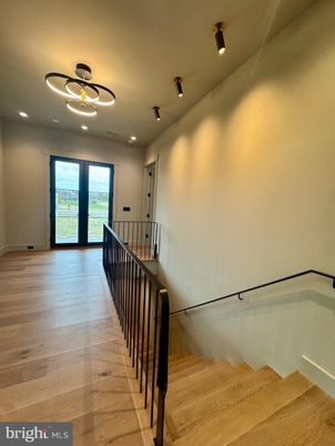 Interior, Pendant Lights, Recessed Lighting, Wood Texture Flooring