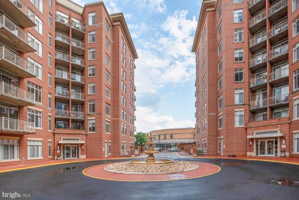 Exterior, Facade, Condo Building
