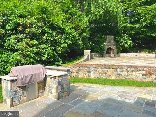 Exterior, Fireplace