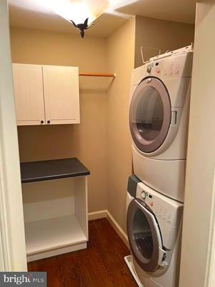 Interior, Utility Closets, Washer, Wood Texture Flooring