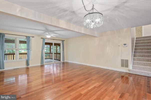 Empty room, Interior, Pendant Lights, Wood Texture Flooring