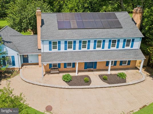 Exterior, Facade, Solar Panels, Georgian