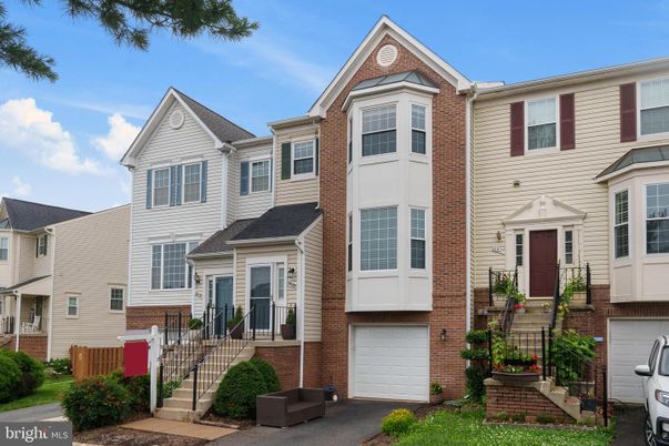 Attached, Exterior, Facade, Brick Facade, Rowhouse